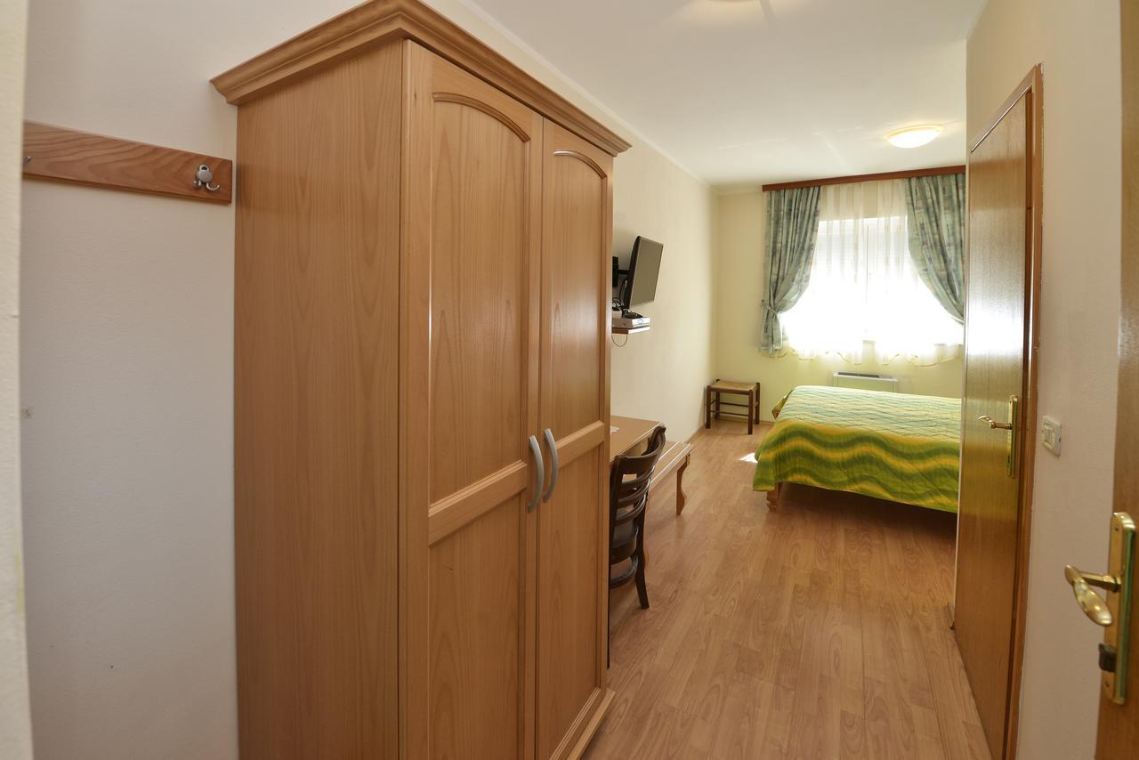 Bed And Breakfast Julia Seget  Dış mekan fotoğraf