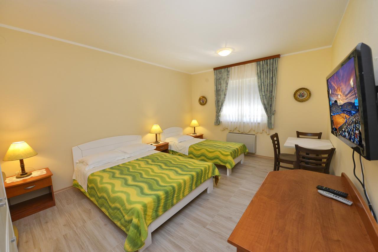 Bed And Breakfast Julia Seget  Dış mekan fotoğraf